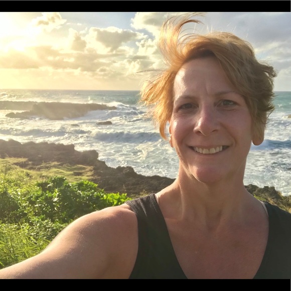 Meet your Posher, Beth - Picture 1 of 1